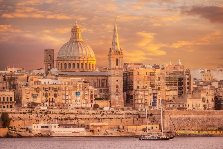 Vuelos Girona Malta | easyDest.com
