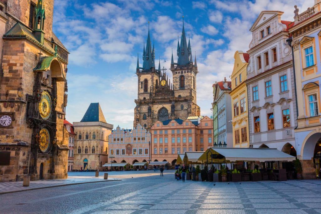 Vuelos Barcelona Praga | easyDest.com