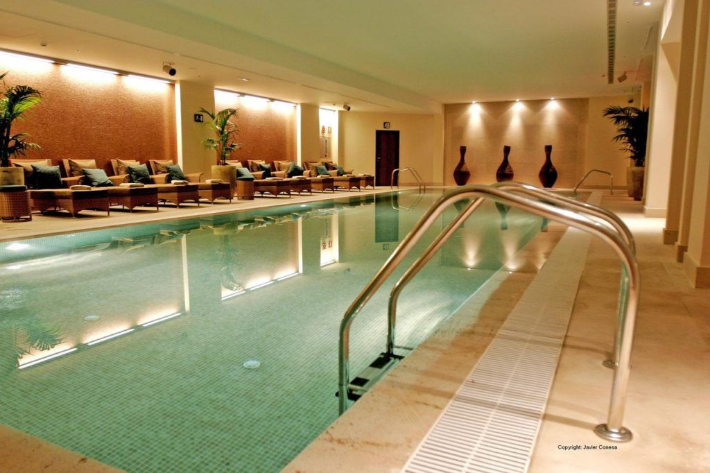 Piscina - DoubleTree by Hilton La Torre Golf & Spa Resort