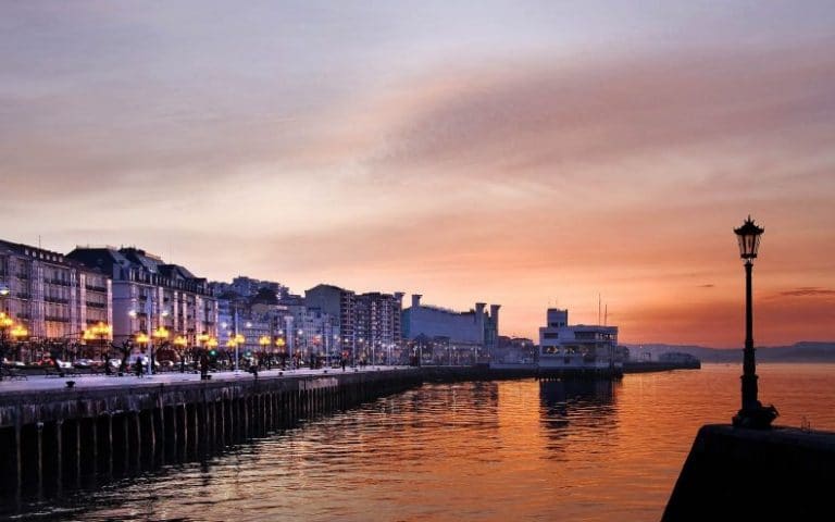 vuelos málaga santander