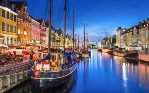 vuelos valencia copenhague