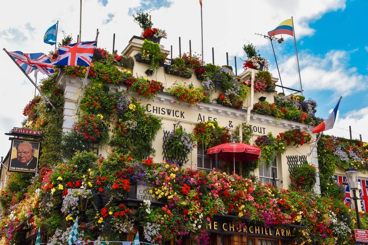 Los brazos de Churchill, Kensington - La taberna Scarsdale, Kensington
