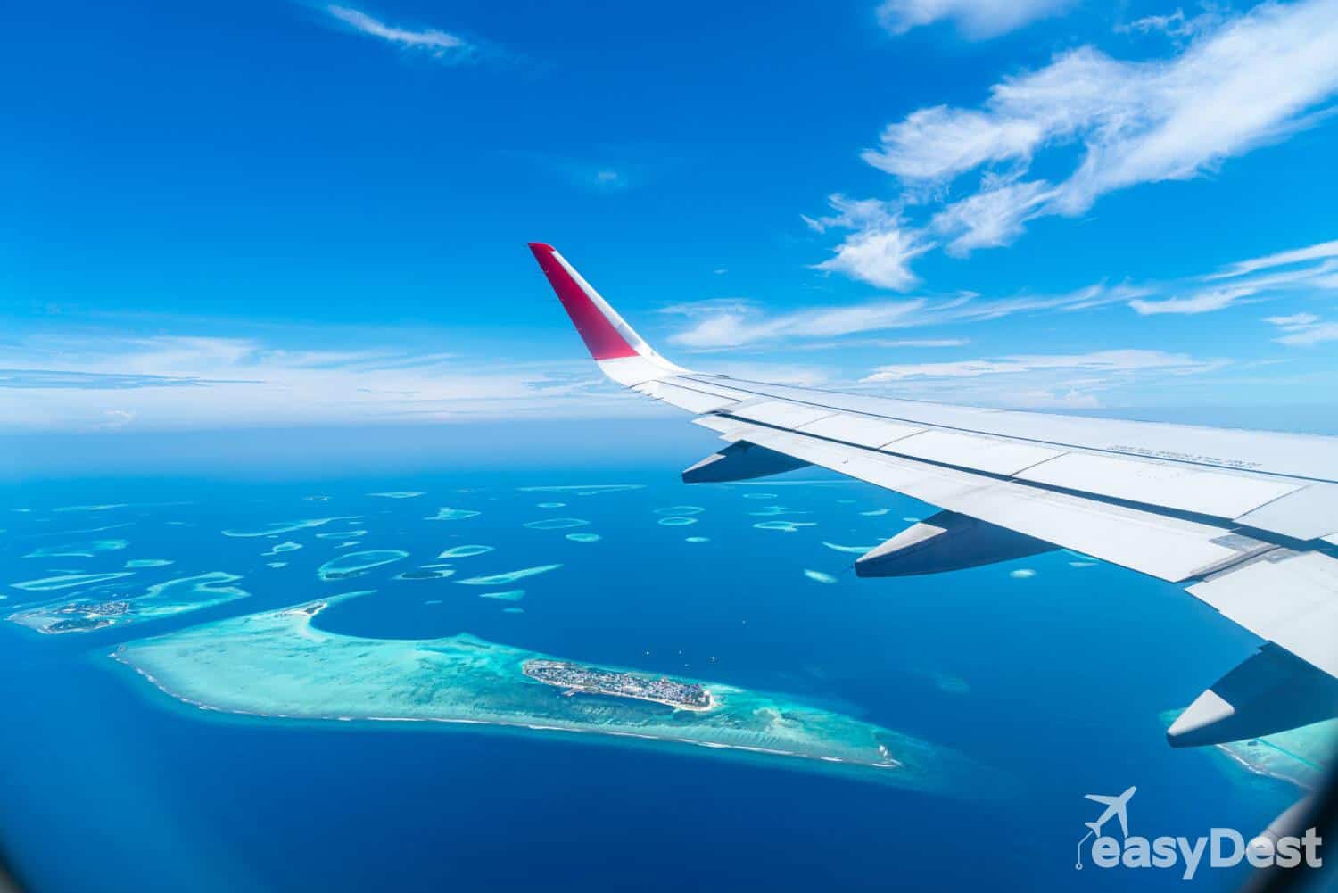 vista de las islas maldivas desde avión